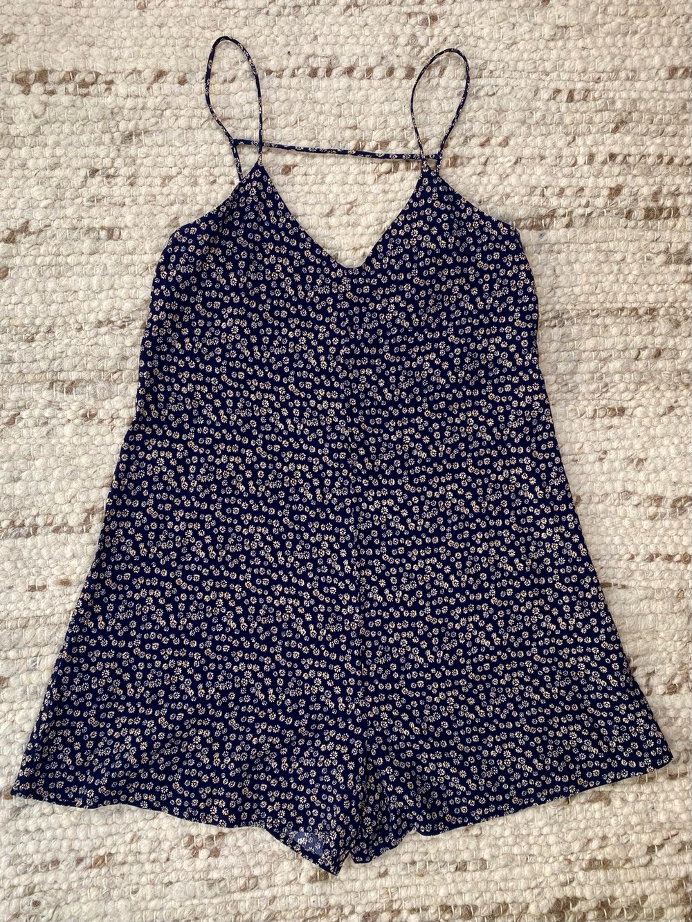 Mango NWOT Navy Daisy Floral V-Back Romper, Size XS - Picture 2 of 10